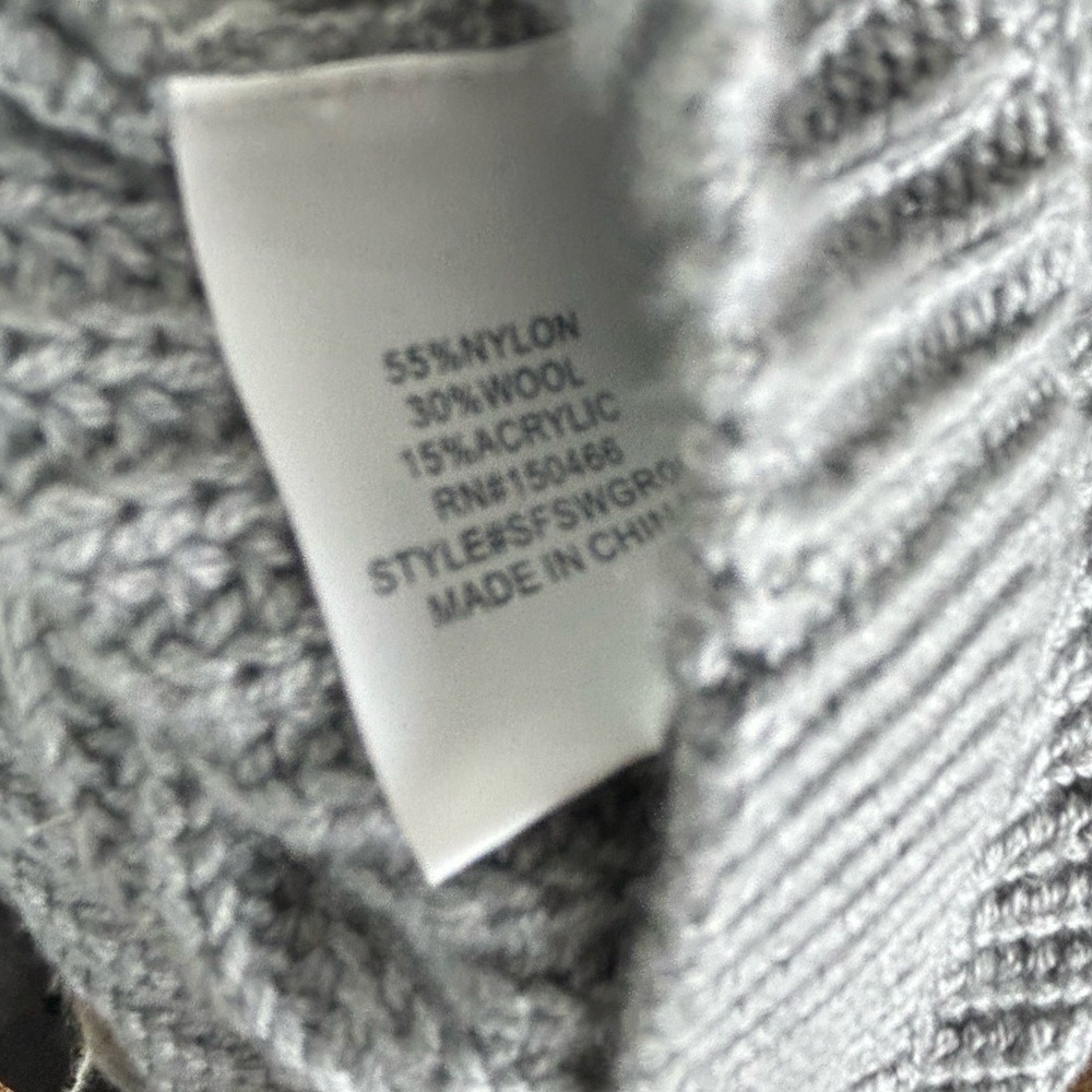 Goldray Sweater‎ - Picture 6 of 6
